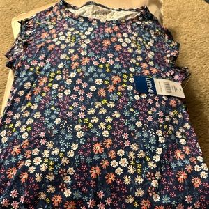 NWT girls 12-14 flowered top with ruffled sleeves